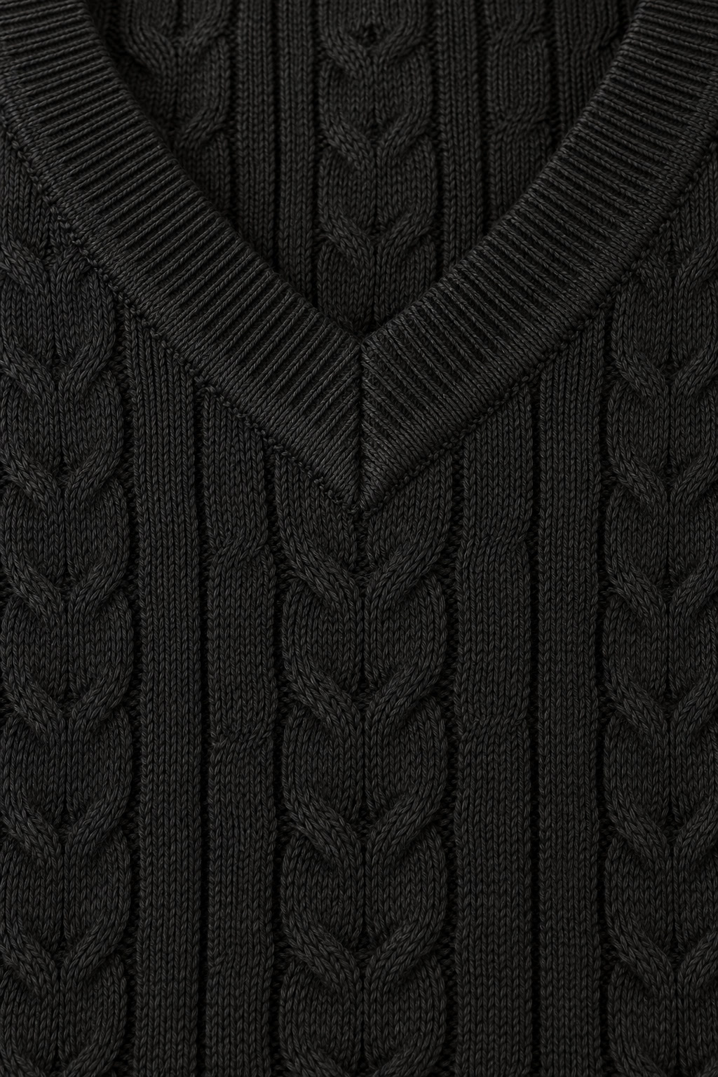 Suéter Tommy Hilfiger negro de manga corta con cuello V – talla L - Imagen 3